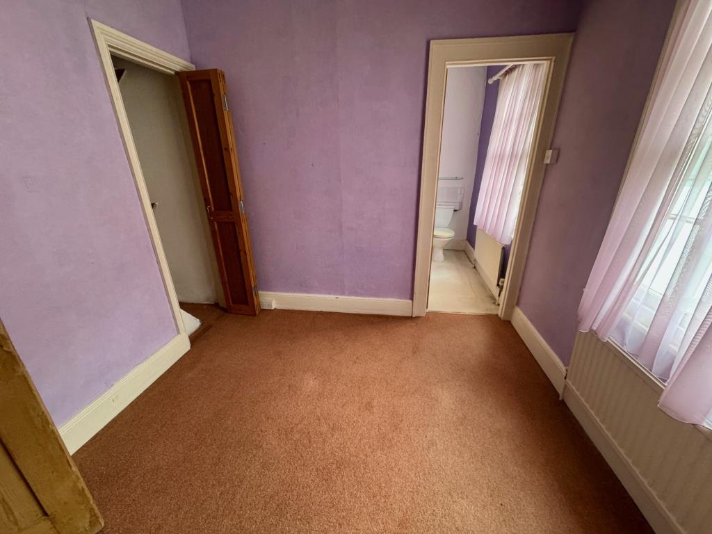 Lot: 130 - END-TERRACE PERIOD COTTAGE - Bedroom 2